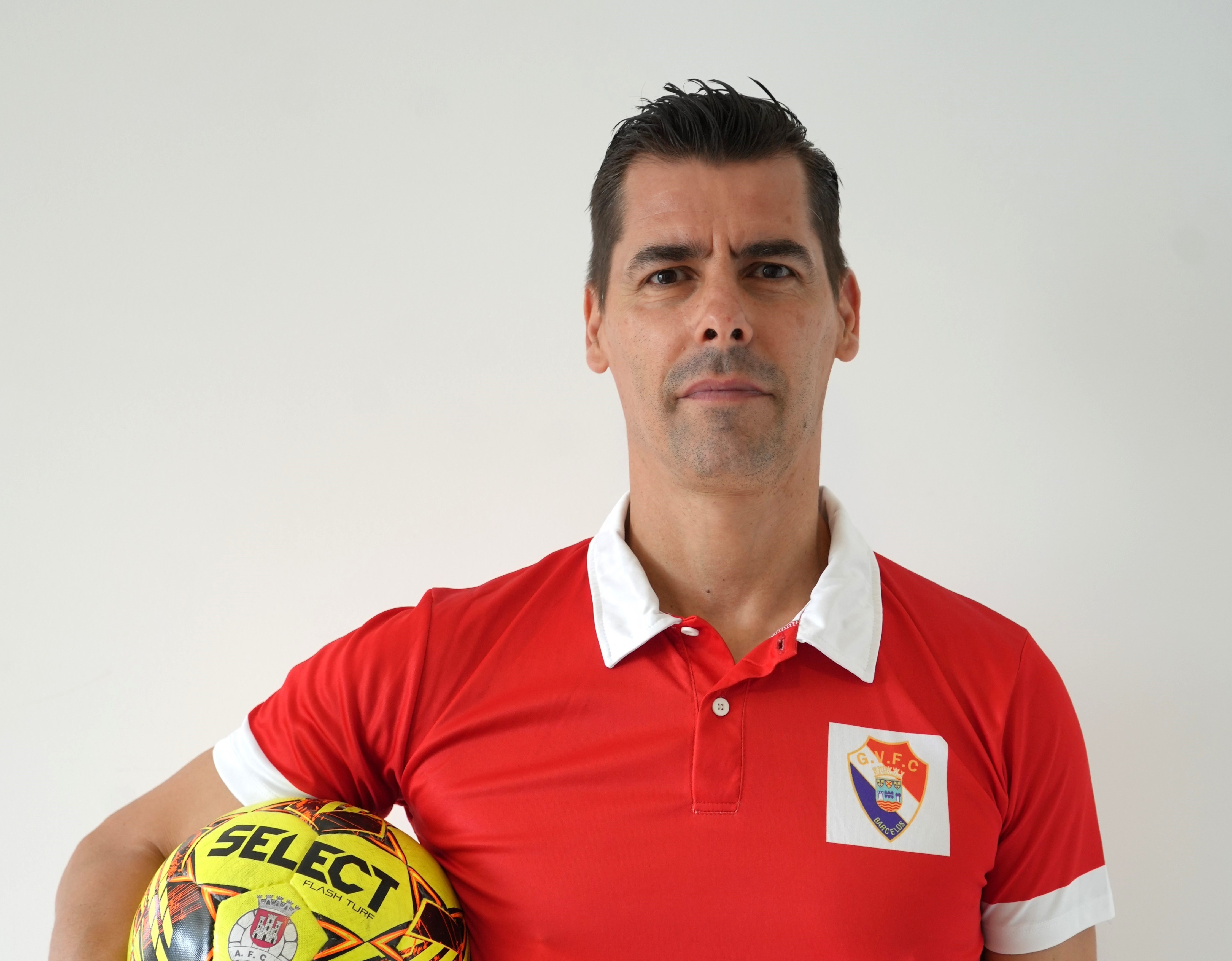 Filipe Fernandes: “Não era fácil, com 17 anos, chegar ao plantel sénior, mas tive a sorte de apanhar jogadores que me fizeram sentir à vontade no grupo” - I Parte